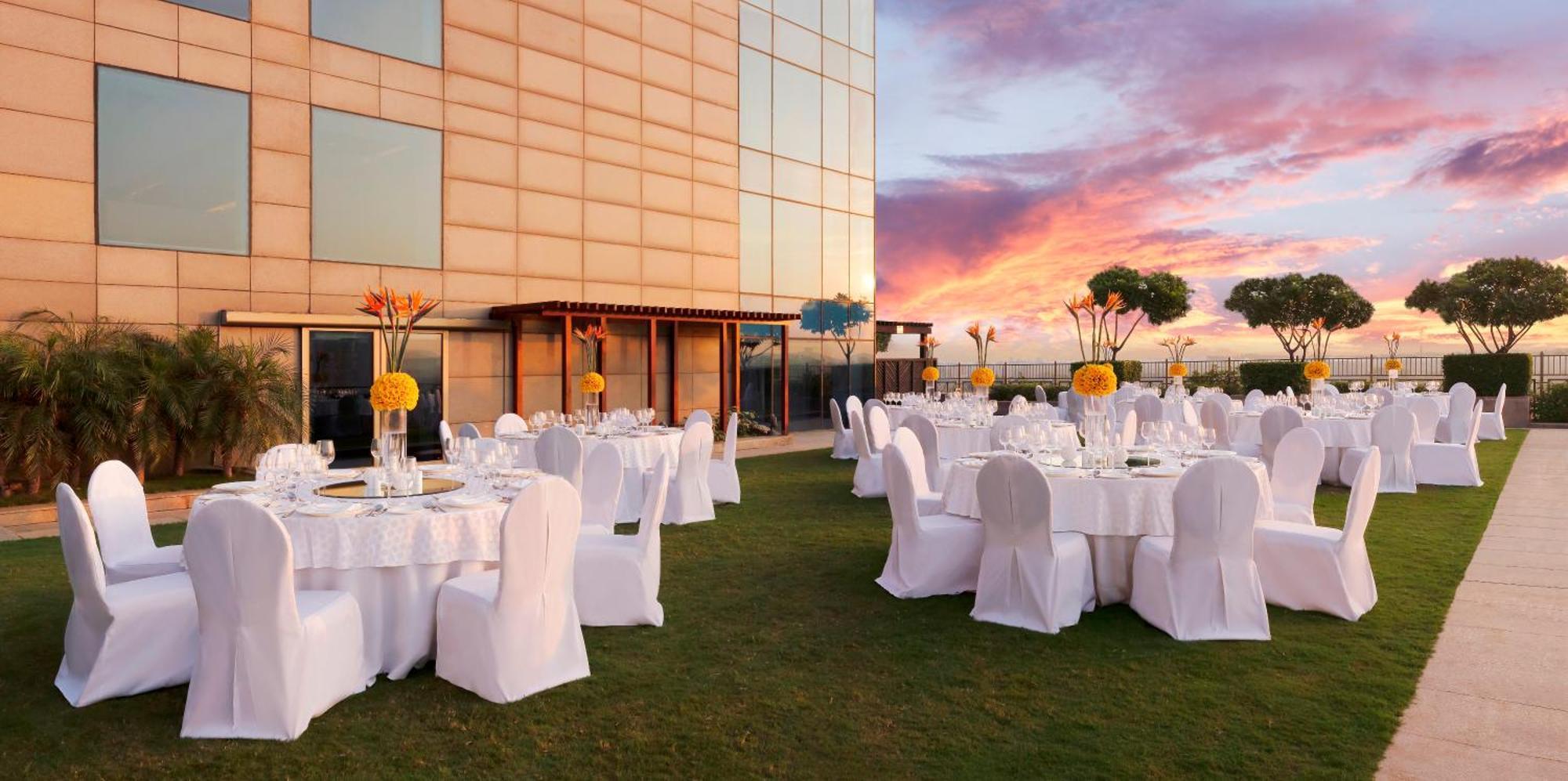 The Leela Ambience Gurugram Hotel & Residences - The Luxury Urban Sanctuary Gurgaon Eksteriør billede The Westin Hyderabad Hiranandani