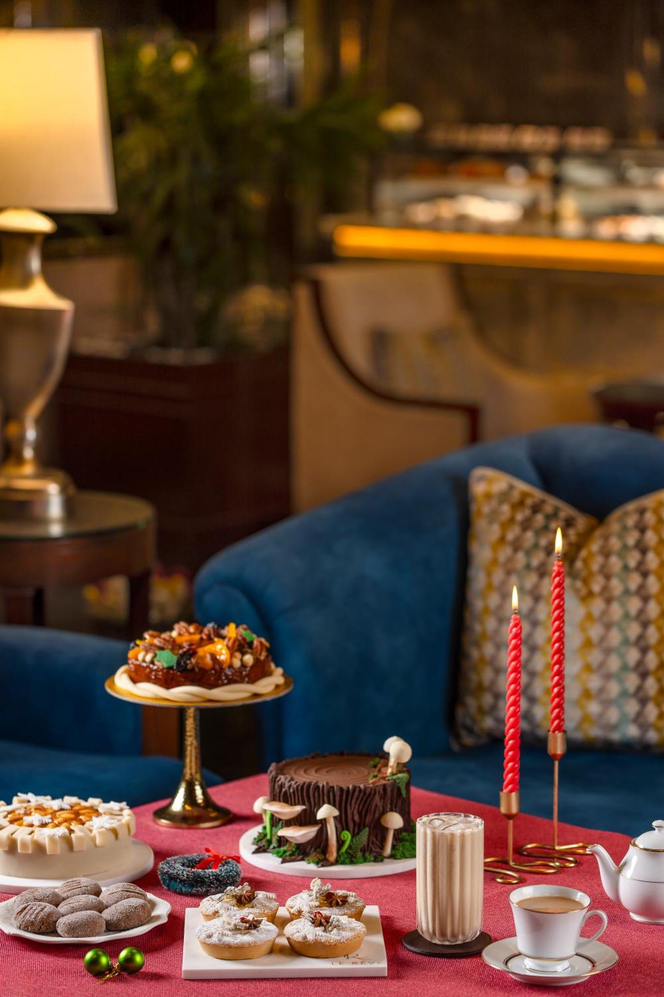 The Leela Ambience Gurugram Hotel & Residences - The Luxury Urban Sanctuary Gurgaon Eksteriør billede A Christmas pudding