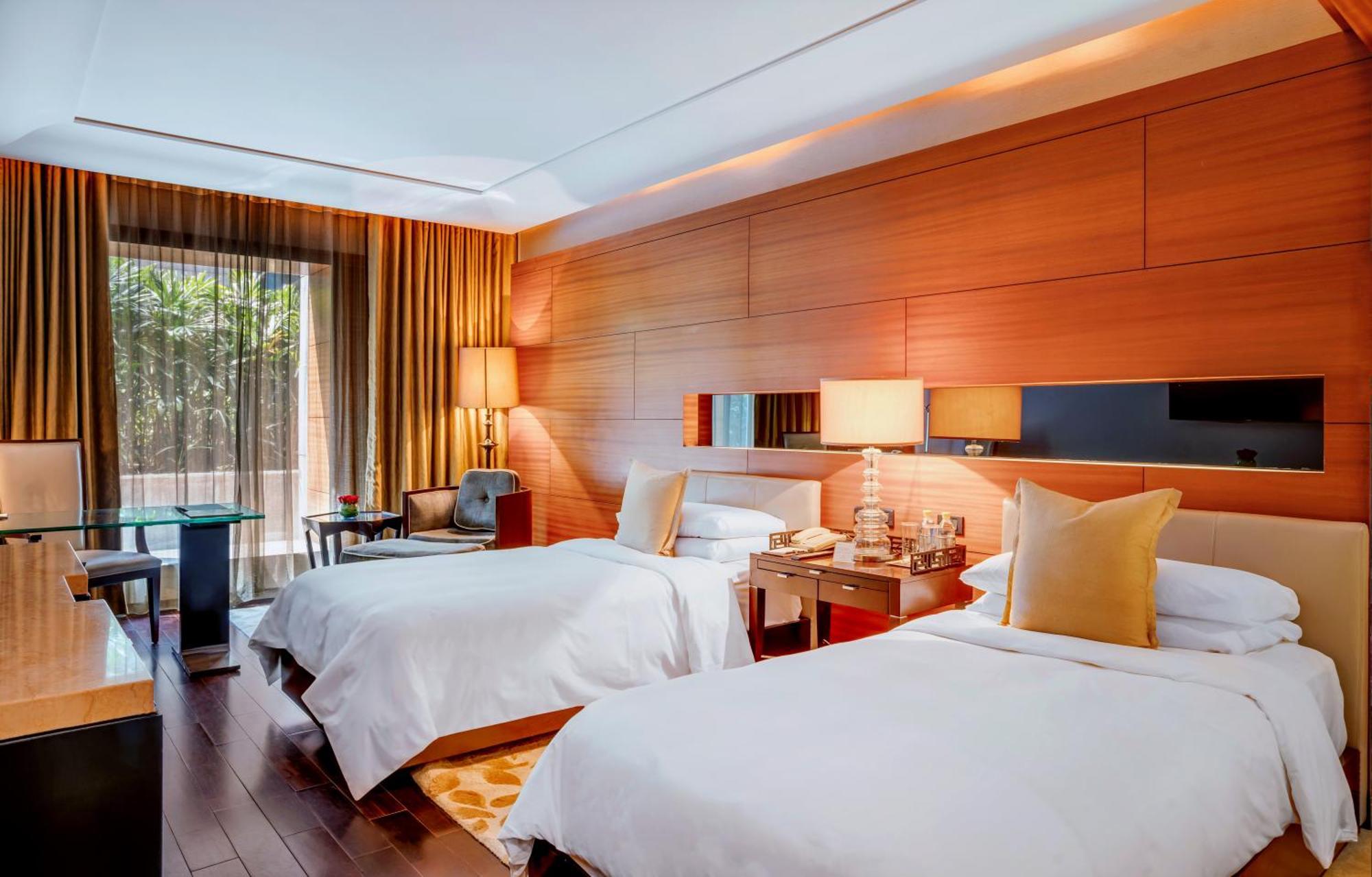 The Leela Ambience Gurugram Hotel & Residences - The Luxury Urban Sanctuary Gurgaon Eksteriør billede Deluxe Room