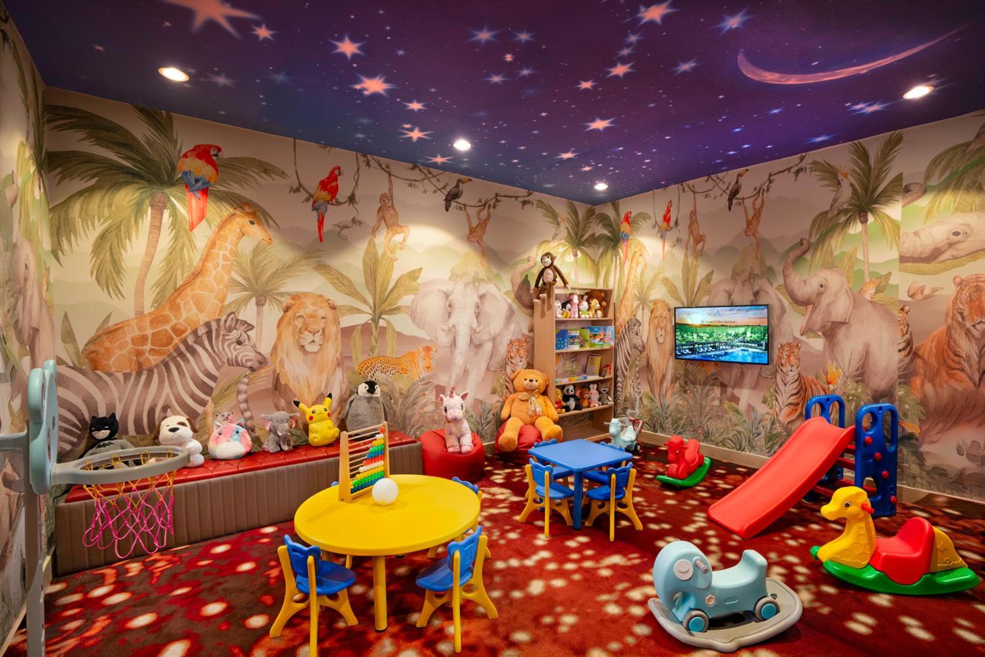 The Leela Ambience Gurugram Hotel & Residences - The Luxury Urban Sanctuary Gurgaon Eksteriør billede Kids Club
